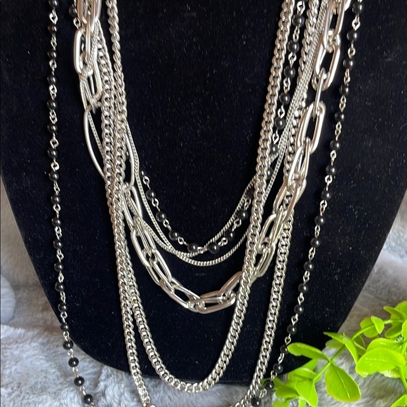 Elegant Silver and Black Layered Necklace - Picture 2 of 4